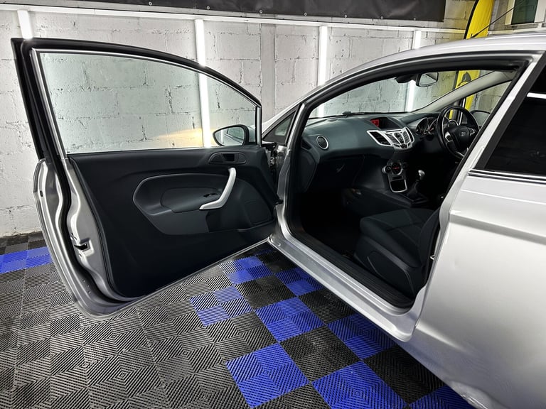2009 Ford Fiesta 1.4 Titanium Hatchback 3dr Petrol Manual (133 g/km  94 bhp)