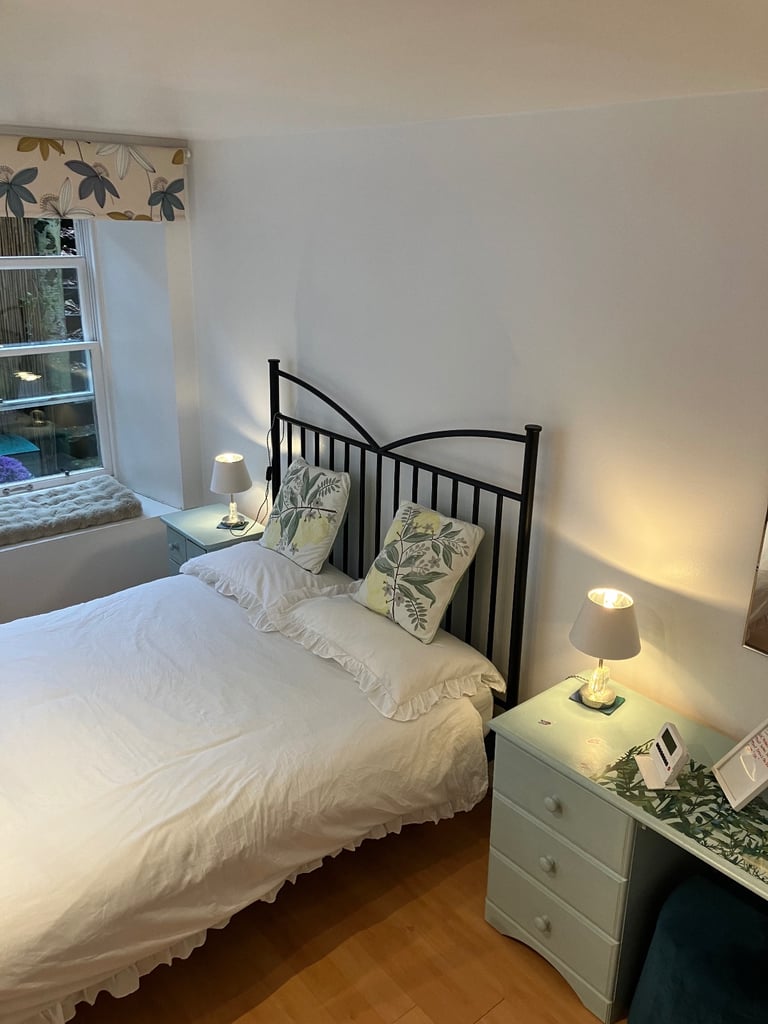 Flat for rent Edinburgh City Centre £1350 inc. gas and electric 