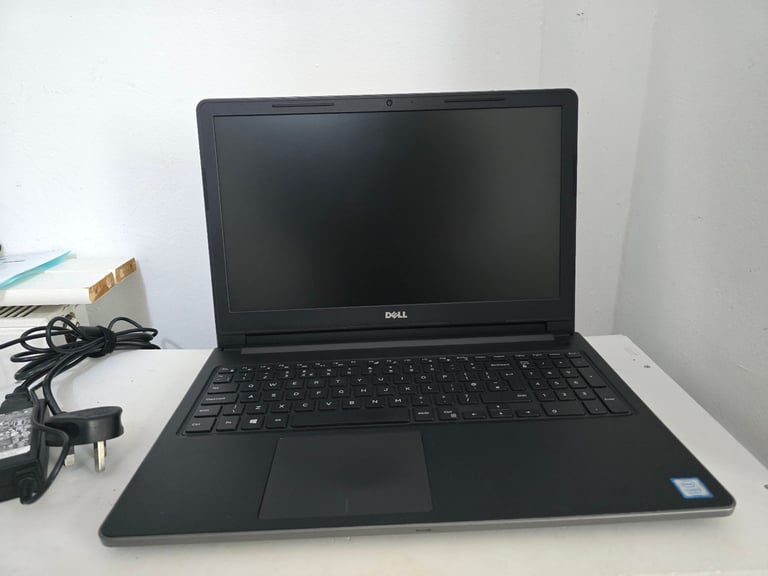 Fast Dell Vostro Laptop 15.6" display 8GB DDR4 RAM 128GB SSD Win 11 Pro