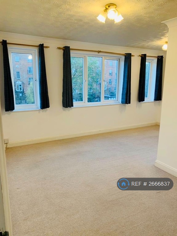 2 bedroom flat in Greys Court, Reading, RG1 (2 bed) (#2666837)
