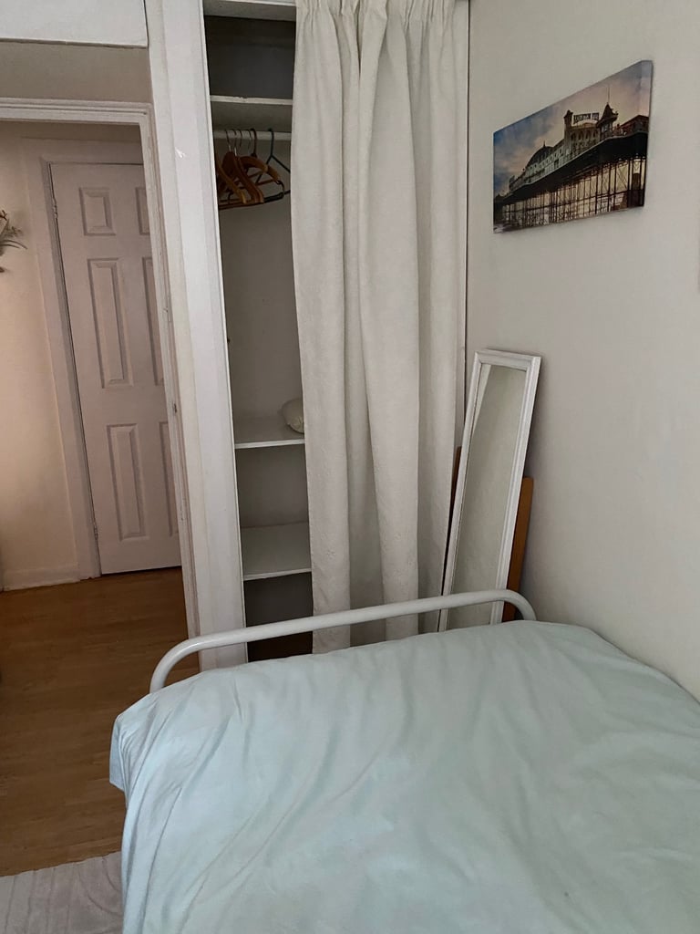 Student room to let