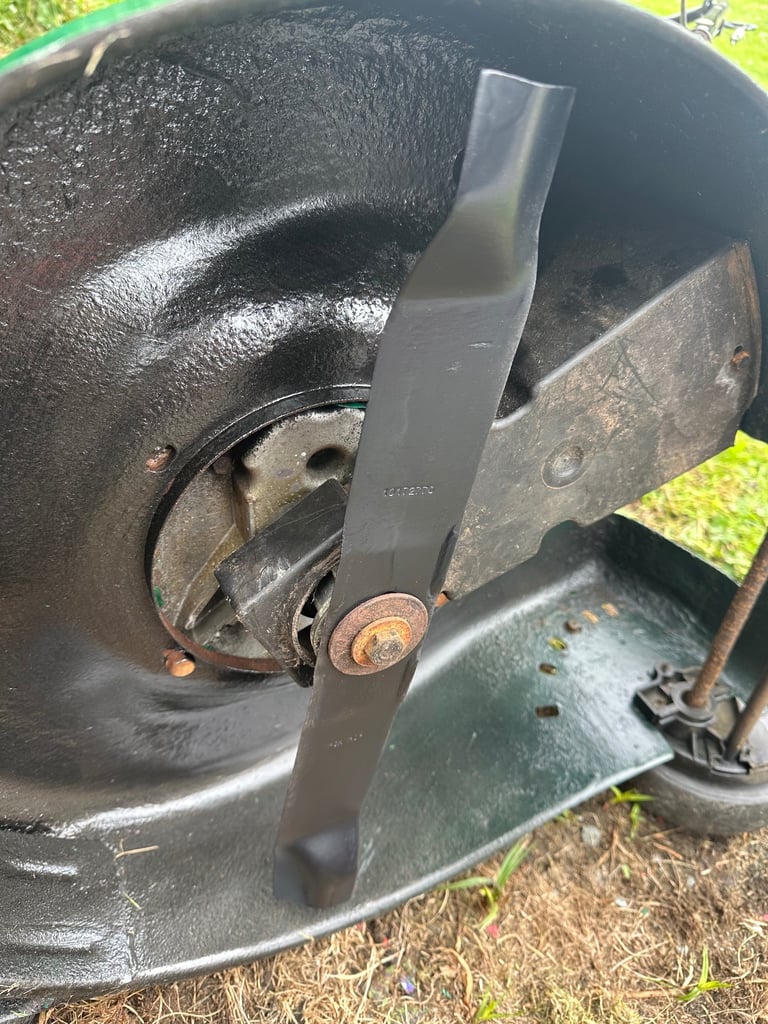 Qualcast 18”cut Selfdrive petrol lawnmower Briggs 450 Series easy start engine mower serviced 
