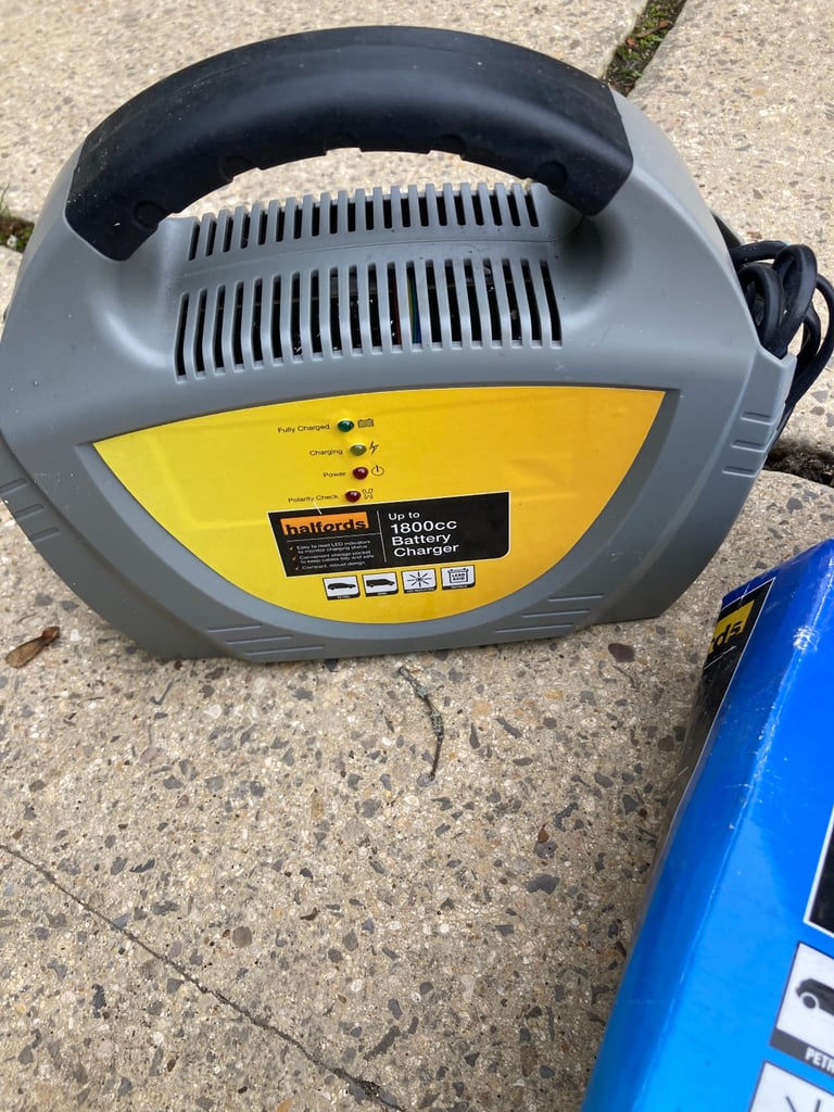 Halfords Battery Charger 1800cc