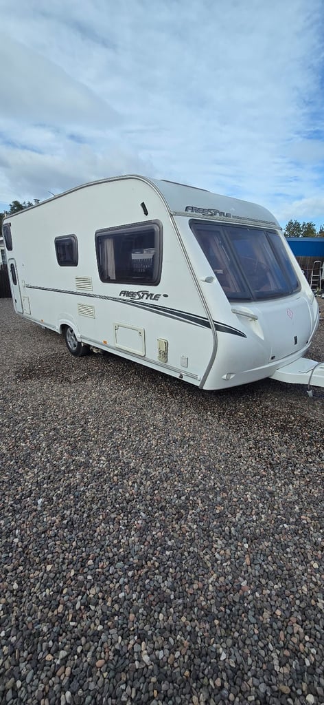 Abbey freestyle 560/6 berth fixed bunk beds 2008 motor mover full awning 