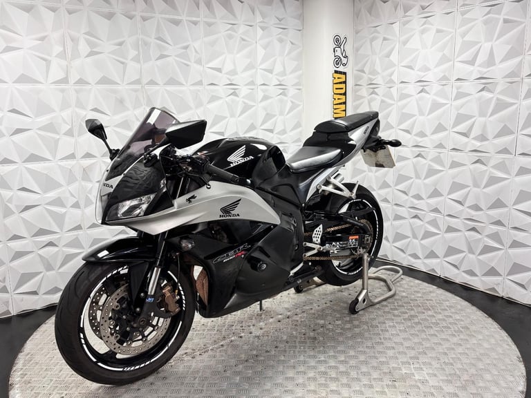 2010 Honda CBR00 | *WARRANTY PROVIDED*