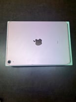 iPad Air 4 64gb WiFi very good condition with warranty 