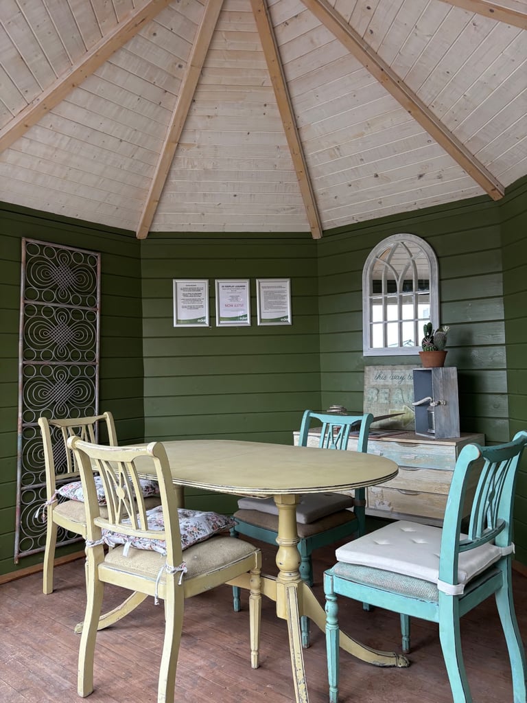 Ex Display Lugarde Octagonal Garden Room