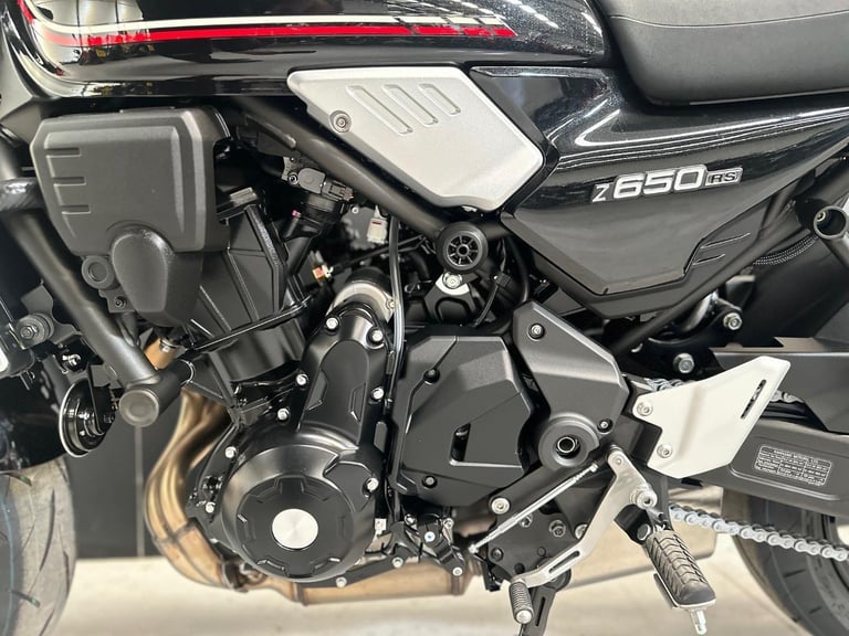 STUNNING ONE OWNER 2023/23 KAWASAKI Z650 RS MOTORCYCLE 