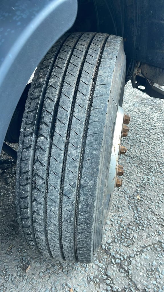  2010 (60) LEYLAND DAF CF 75.310 SKIP LOADER. 6X4. 26 TON GVW. BOUGHTON GEAR