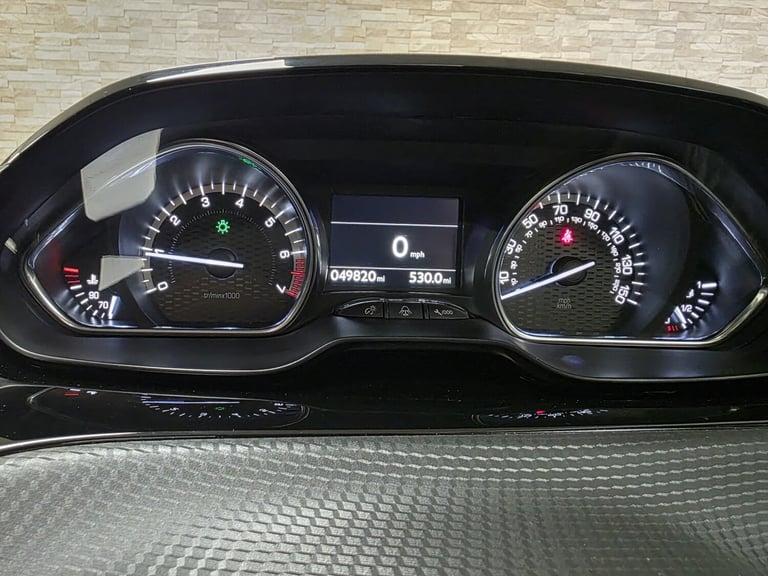 PEUGEOT 2008 1.2 PureTech GT Line Black Manual WARRANTY 12 MONTHS MOT