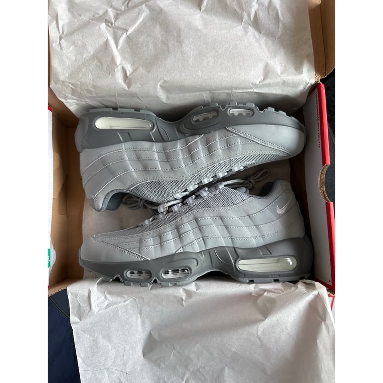 Nike Air Max 95 - SIZE 8 - BRAND NEW 
