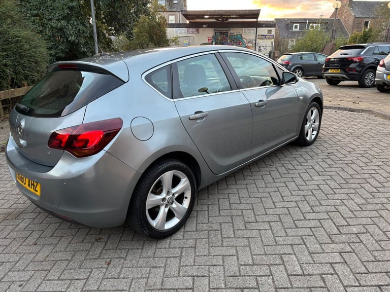Vauxhall, ASTRA, Hatchback, 2010, automatic, 1598 (cc), 5 doors
