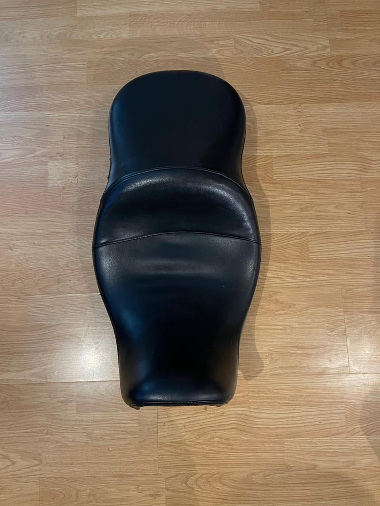 Le Pera maverick seat for harley dyna