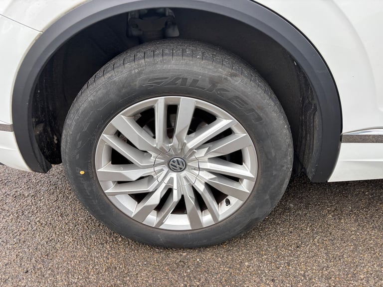 Volkswagen Touareg 19inc alloys wheels 