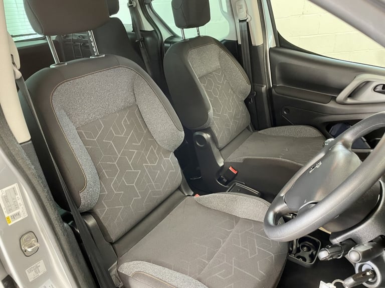 PEUGEOT PARTNER TEPEE 1.6 BlueHDi Allure WAV wheelchair accessible vehicle 2018