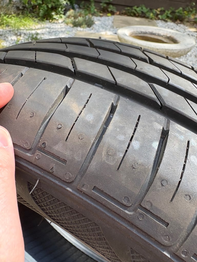 Road X nearly new car tyre 185/60R15