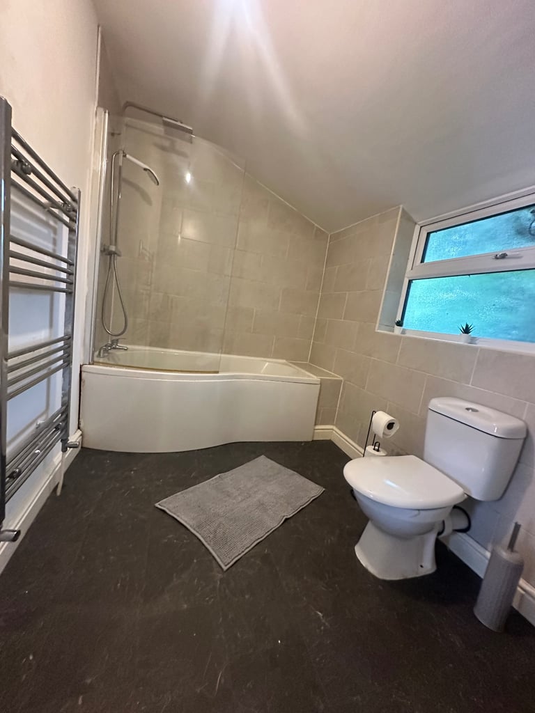 Luxury Large Double Room to rent in Worksop S80