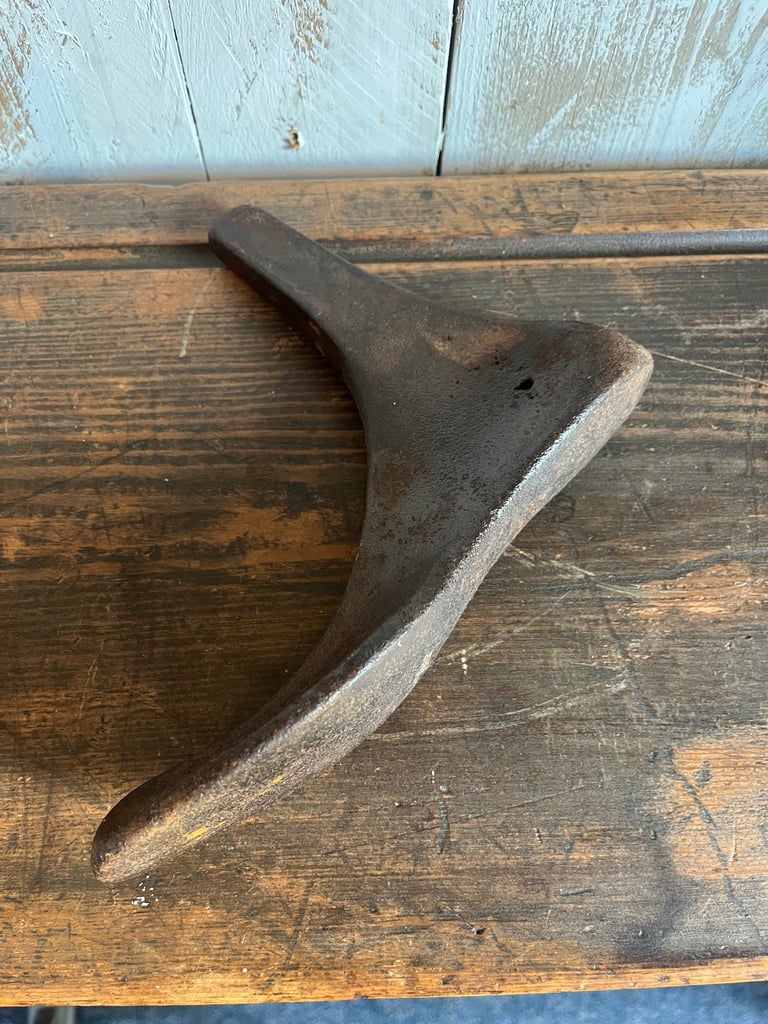 Vintage Cast Iron Cobbler’s Boot Last – Antique Shoemaking Tool / Industrial Decor