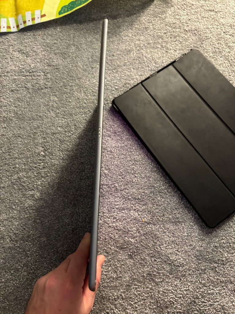 Apple iPad Pro 12.9” 256gb 2nd gen excellent condition 