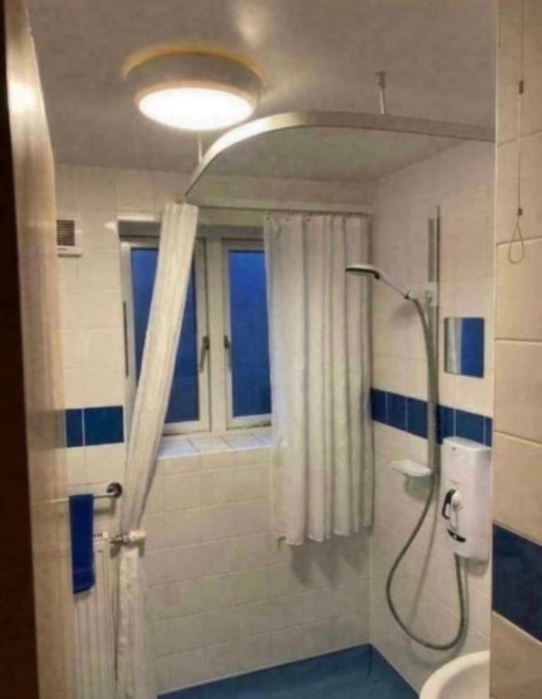 Bedsit Room With Balcony. All Bill’s Included. £1,400 A Month.