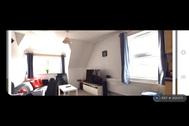 1 bedroom flat in Wessex House, Taunton, TA1 (1 bed) (#2120371)