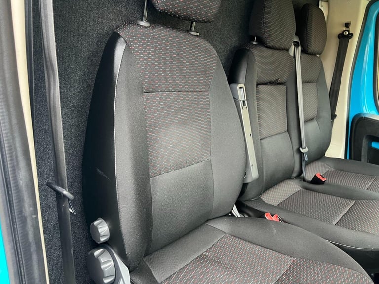 2022 Peugeot Boxer 2.2 BlueHDi 335 S Platform Cab L3 Euro 6 (s/s) 2dr Luton Diesel Manual