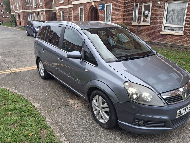 Zafira Automatic 7-seater ULEZ complaint only 78000 miles 1 year's MOT 
