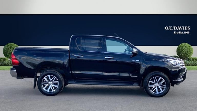 2019 Toyota Hilux 2.4 D-4D Invincible Pickup Double Cab 4dr Diesel Manual 4WD Euro 6 (s/s) (T Pic...