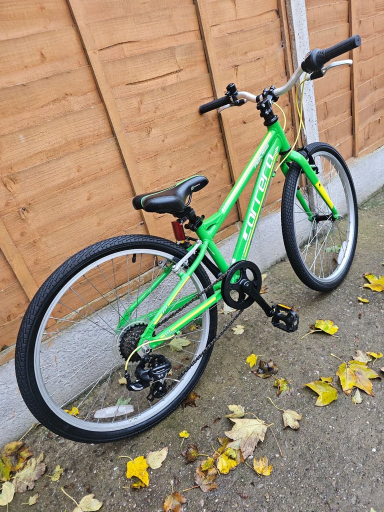 BIKE 24" WHEEL CARRERA LIGHTWEIGHT 6-SPEED HYBRID - Age Range 7-11 Years £128