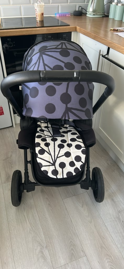 Cosatto wowee travel system