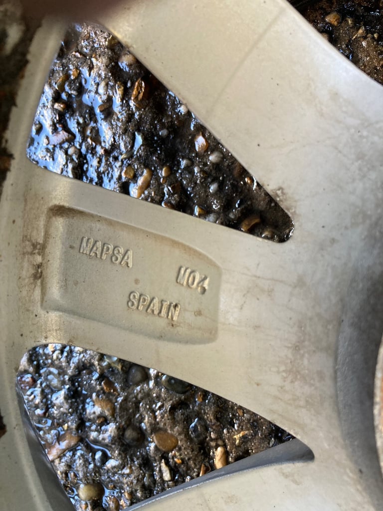 Seat Ibiza Alloy Wheels With Nearly New  185/60/15 Fulda Tyres. 6jx15 6J0601025m