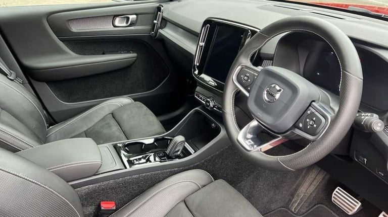 2019 Volvo XC40 2.0 T5 R DESIGN Pro 5dr AWD Geartronic SUV Petrol Automatic