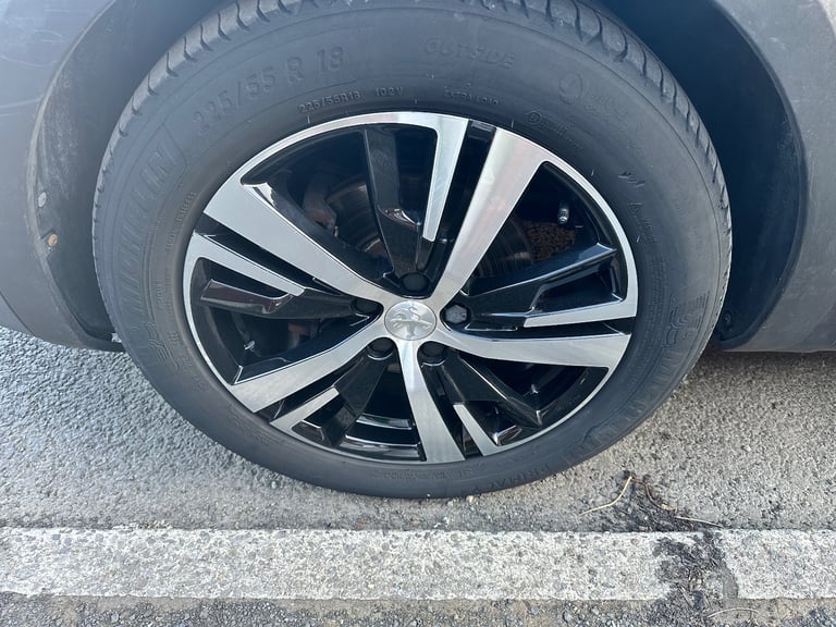 Peugeot, 3008, Hatchback, 2021, Manual, 1199 (cc), 5 doors