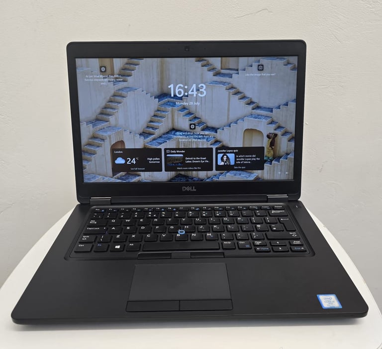 image for Dell latitude 5490 i7 8th 16gb ram 256 ssd