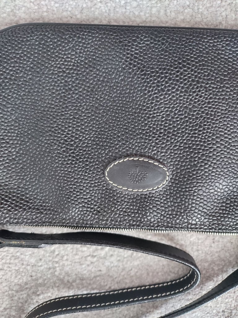 Black ladies mulberry handbag