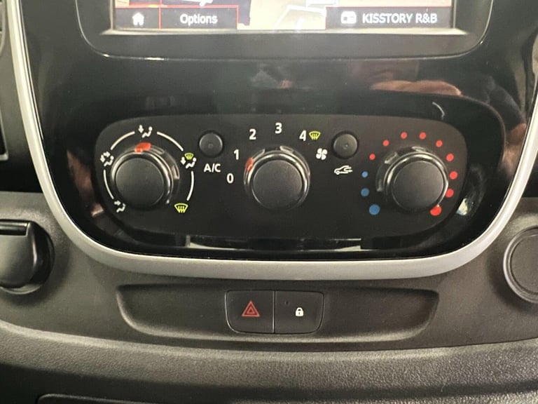 2016 Renault Trafic 1.6 dCi 27 Sport Nav SWB Standard Roof Euro 6 5dr Panel Van Diesel Manual