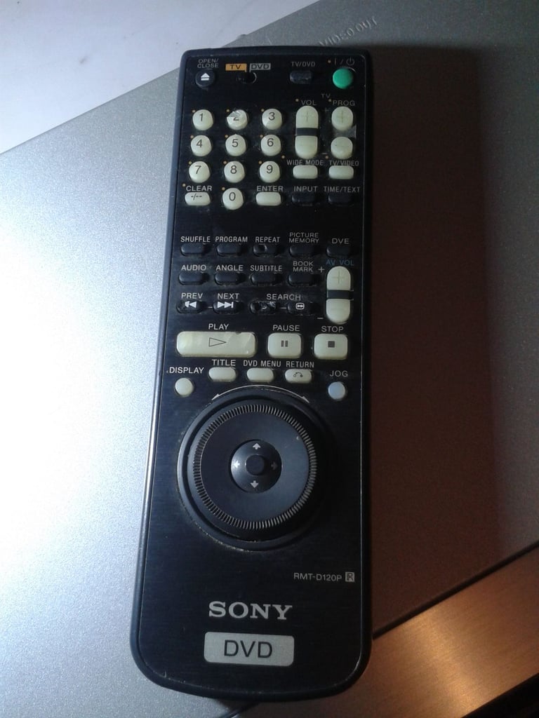 Sony DVPS735D DVD Player and Remote