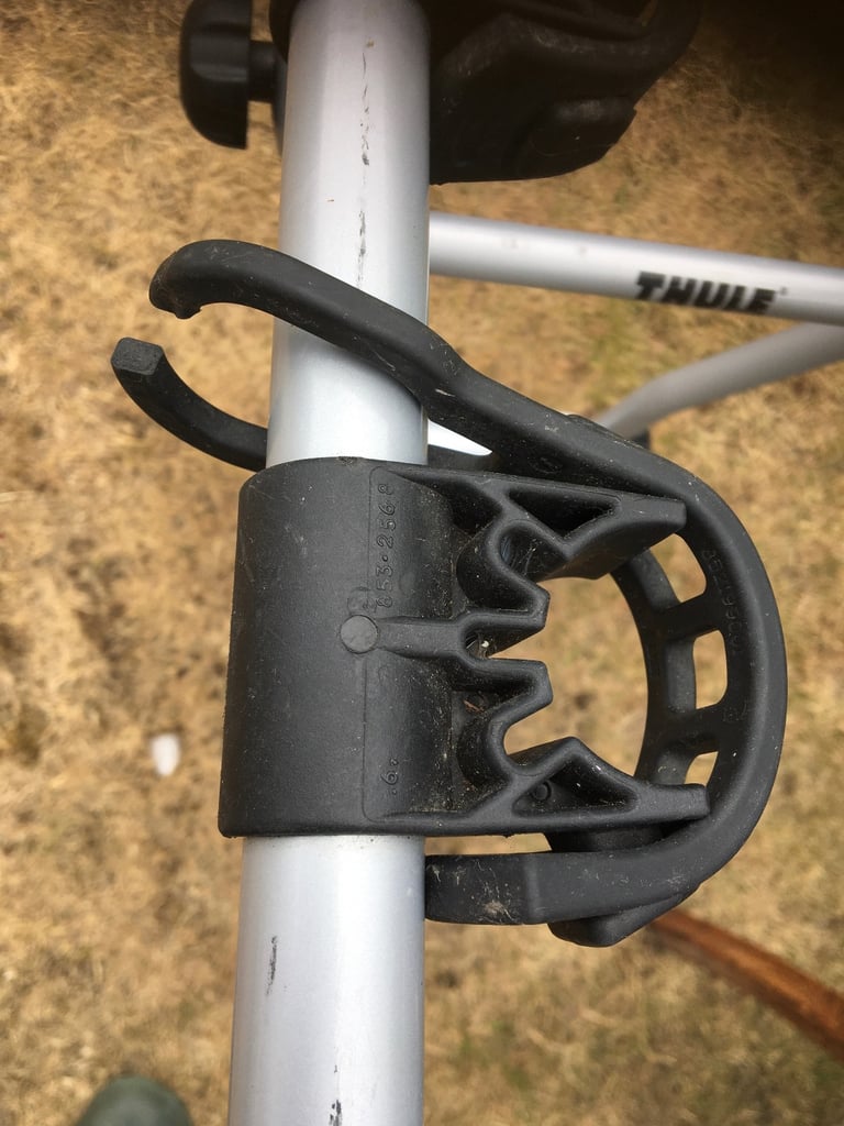 Thule 4-bike hanging towbar bike rack. VGC          