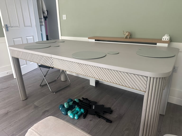 Dining Room Table (1 month old - like new)