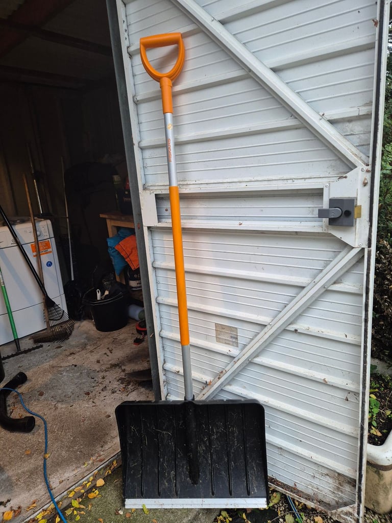 image for Fiskars Snow Shovel