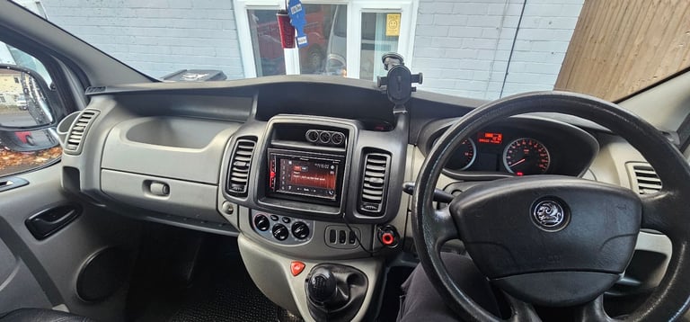9 seater, Vauxhall, VIVARO, MPV, 2014, Manual, 1995 (cc), 5 doors