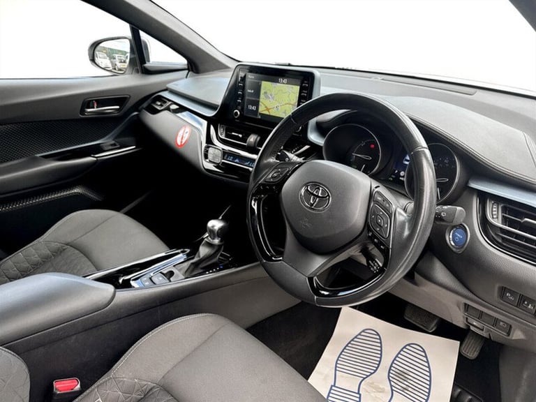 2022 Toyota C-HR VVT-h Design SUV HYBRID Automatic