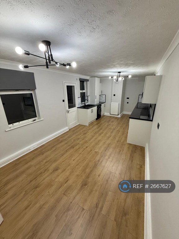 4 bedroom house in Foxhall Road, Ipswich, IP3 (4 bed) (#2667627)