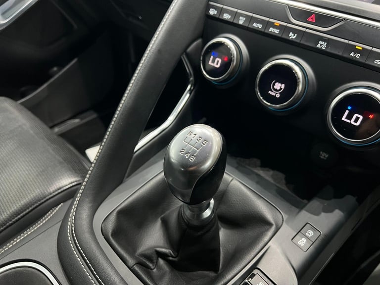  Jaguar E-Pace 2.0 D150 R-Dynamic S Euro 6 (s/s) 5dr Diesel Manual