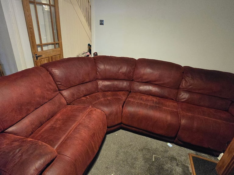 Reclinable sofa,  reversible L-shape, 2 recliners, good condition