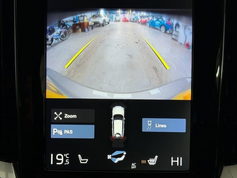 2019 68 VOLVO V60 2.0 D4 MOMENTUM ESTATE 5DR DIESEL AUTO EURO 6 (S/S) (190 PS) D