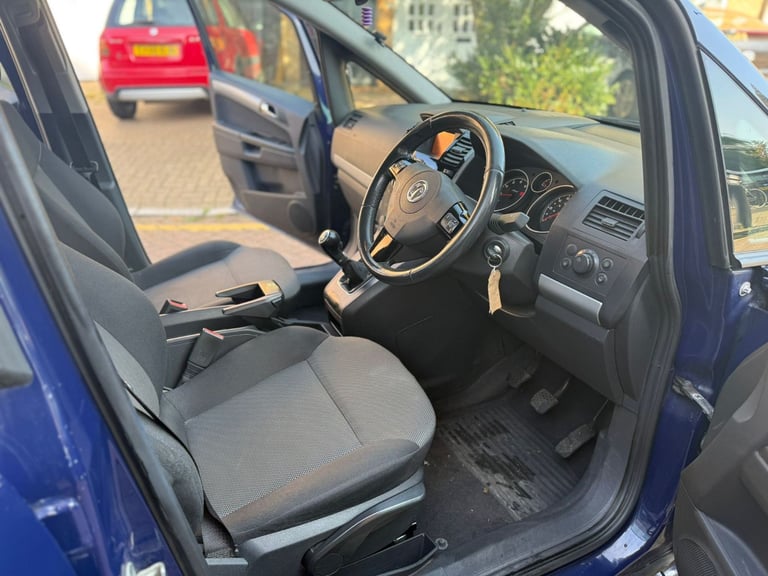 ULEZ FREE, Vauxhall, ZAFIRA, MPV, 2012, Manual, 1598 (cc), 5 doors