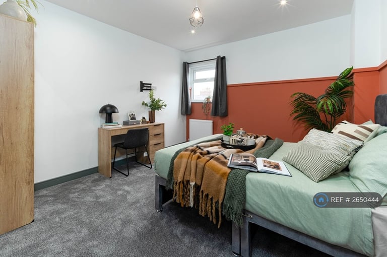 1 bedroom in Station Road, Reddish, Stockport, SK5 (#2650444)