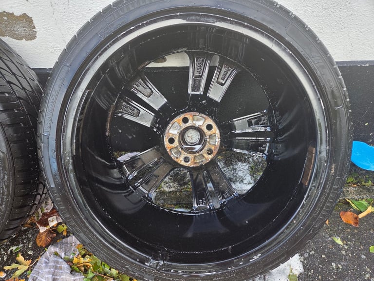 245 35 20 tyres like brand new comes on an alloy wheel vauxhall 