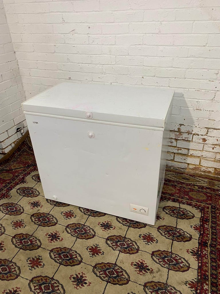 Beautiful Logik Chest Freezer 200L  Frost Free